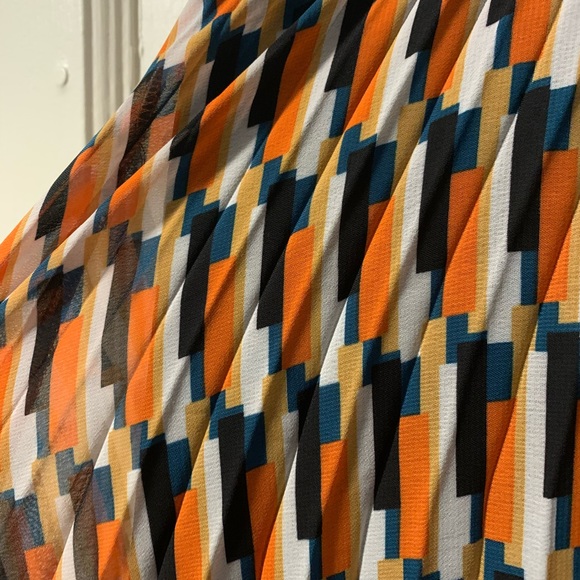 Pleated Patterned Skirt - Picture 3 of 3